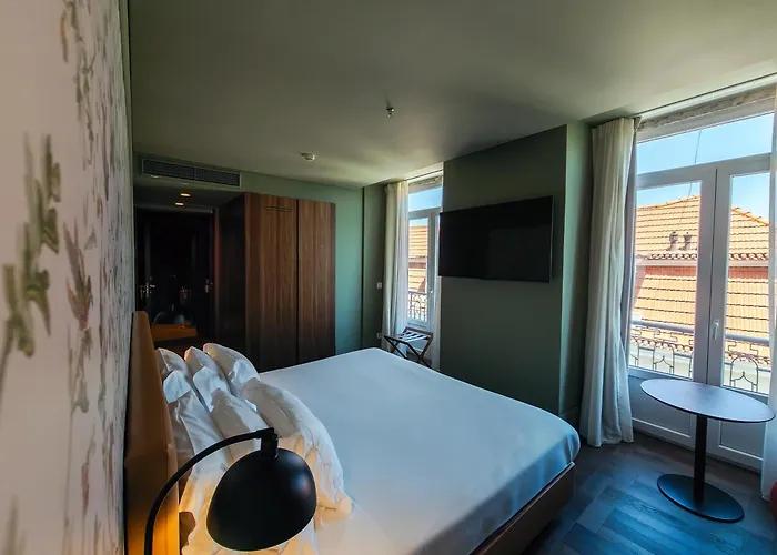 Lisboa Carmo Hotel